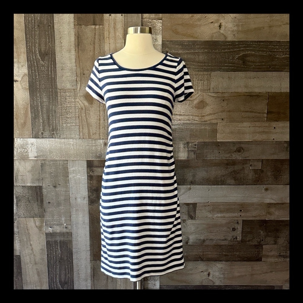 Liz Lange Maternity navy white striped dress pregnancy small preppy coastal
